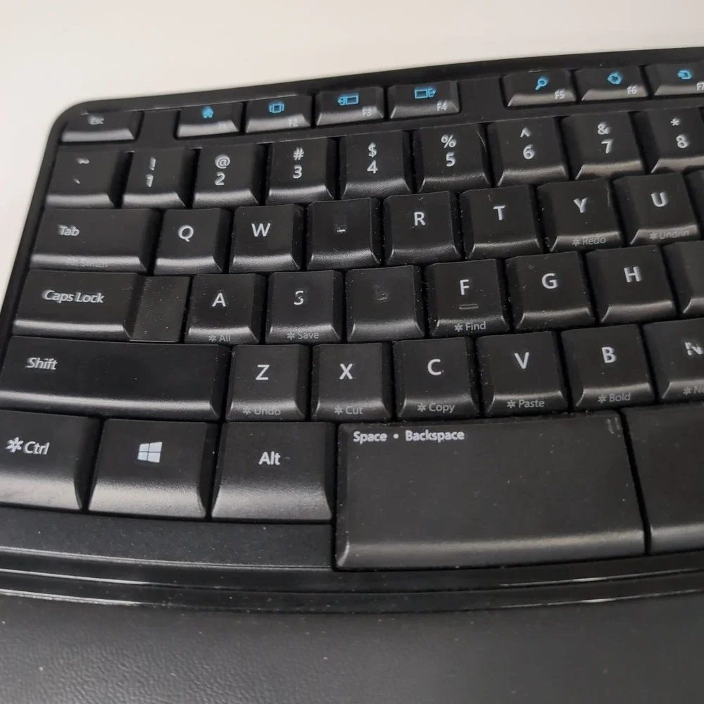 Microsoft Sculpt‎ Comfort Keyboard Wireless Black Model 1531 *No Receiver*
